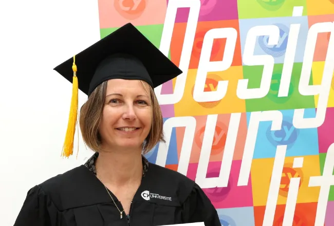 Nathalie diplômée en master chimie, contrôle, qualité grâce à la VAE