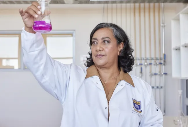 Priscilla Baker récompensée du prix international L’Oréal-UNESCO Pour les Femmes et la Science